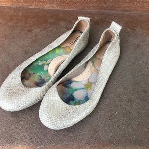 Born White and Gold Metallic Flats